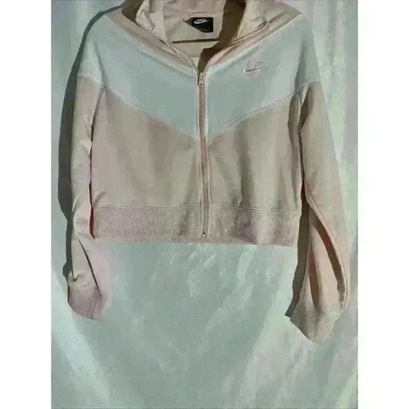 Nike Women’s pink and White cropped Chevron Track Jacket Size Large - Picture 1 of 7